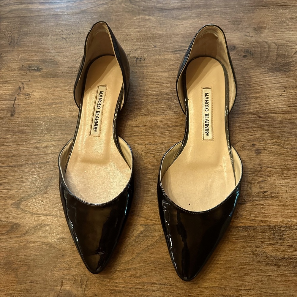 Manolo Blahnik black patent leather flats - size 37